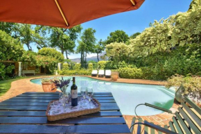 Charming one bed with Vineyard & Mountain views